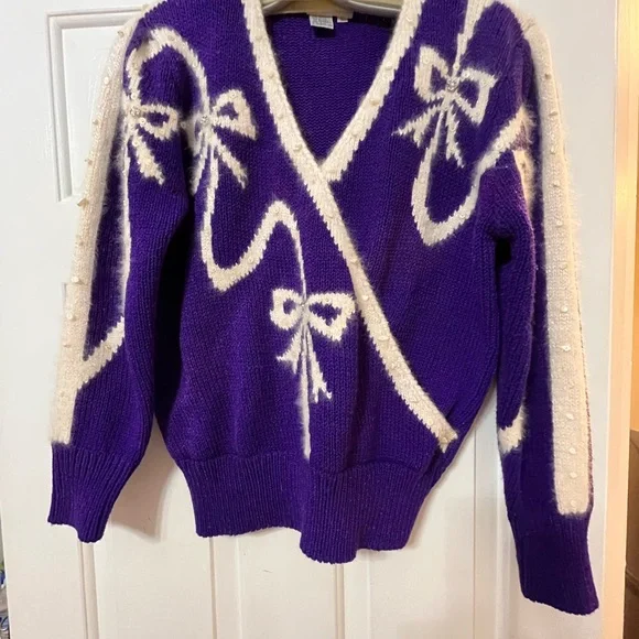 Vintage Cute Purple Sweater with White Bows - Picture 6 of 7